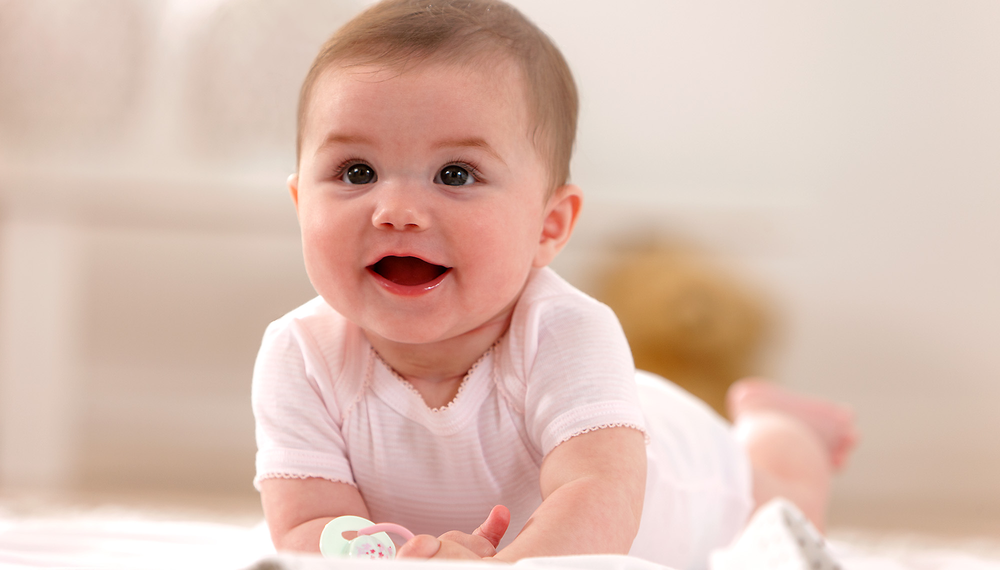 תינוק מסרב לבקבוק? עקבי אחר הטיפים הללו