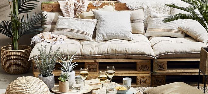 DIY: in 6 stappen van pallets naar loungeset