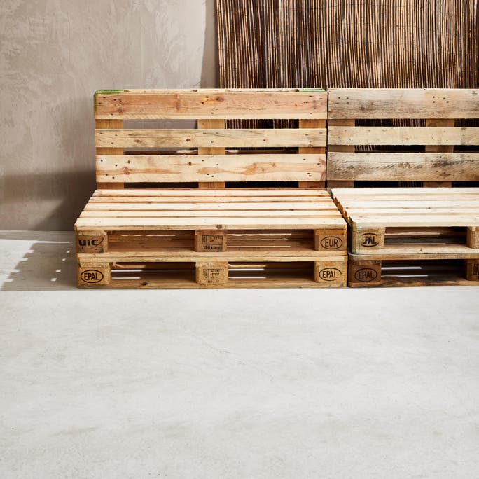 DIY: in 6 stappen van pallets naar loungeset