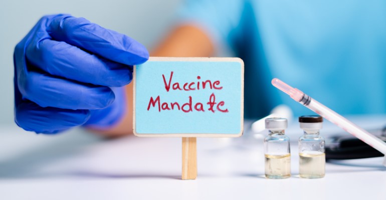 Vaccine mandate GettyImages-1342449222.jpg