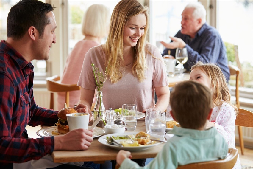 Research finds 92m Americans to dine out on Mother’s Day