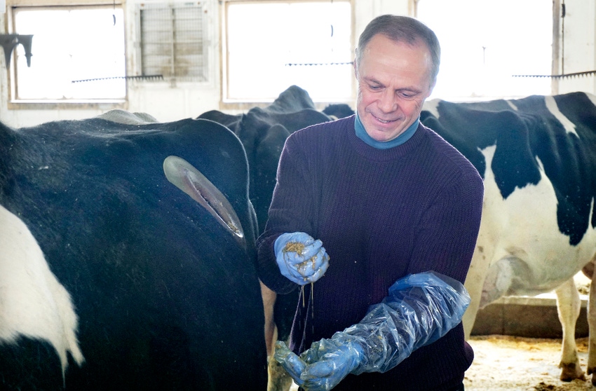 Researcher follows dairy cow carbon footprint from barn to field Researcher follows dairy cow carbon footprint from barn to field