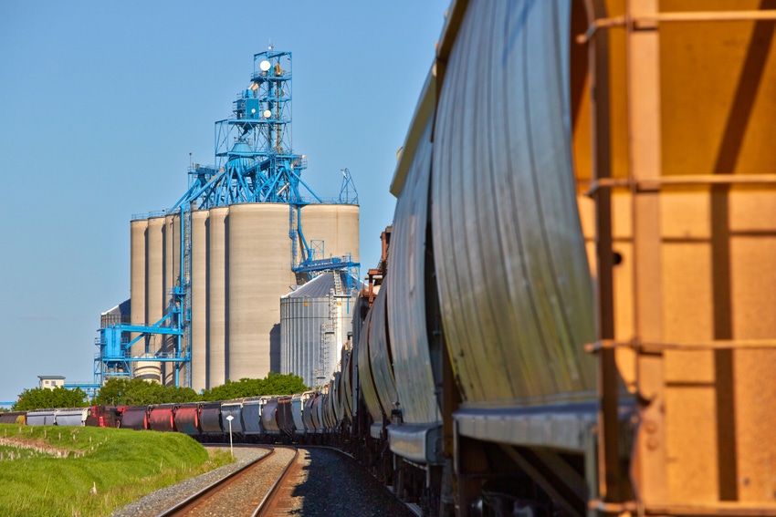 WEEKLY GRAIN MOVEMENT: Rail problems in PNW support Gulf corn bids