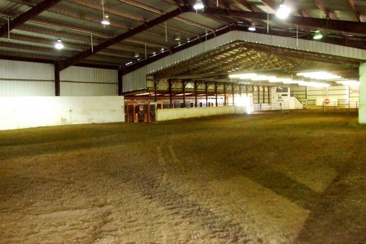 Survey to connect aspects of indoor arenas to horse, human health