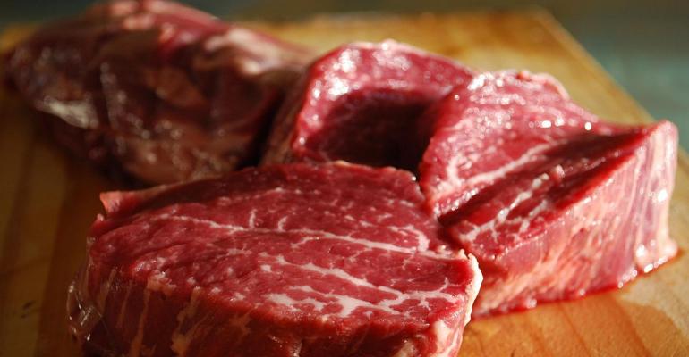 Eating lean, unprocessed red meat reduces heart disease risk