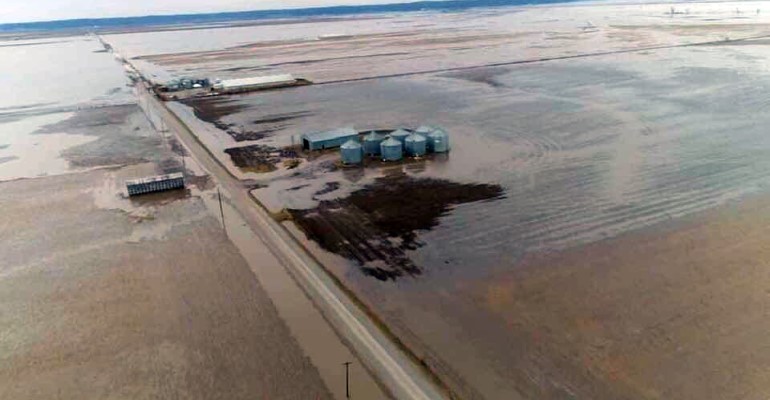 Grain bin flooding Iowa 2019 Julius Schaaf.jpg