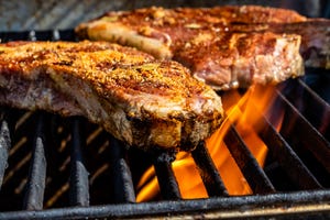 steaks-on-the-grill-4579414_1920.jpg