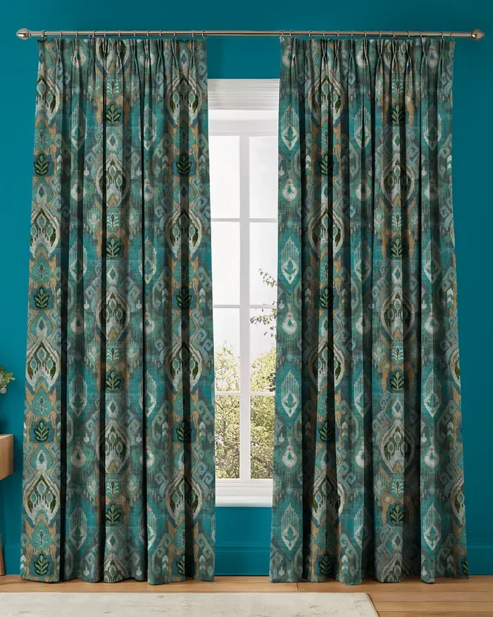 roomset with daraee tapestry midnight curtains