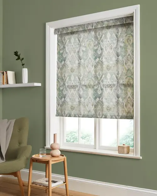 roomset with daraee tapestry green roller blind