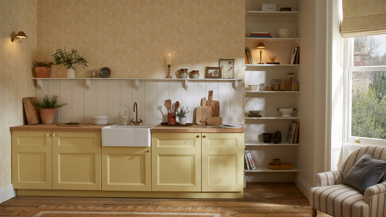 Daisyfield Cremebrulee wallpaper in a kitchen area