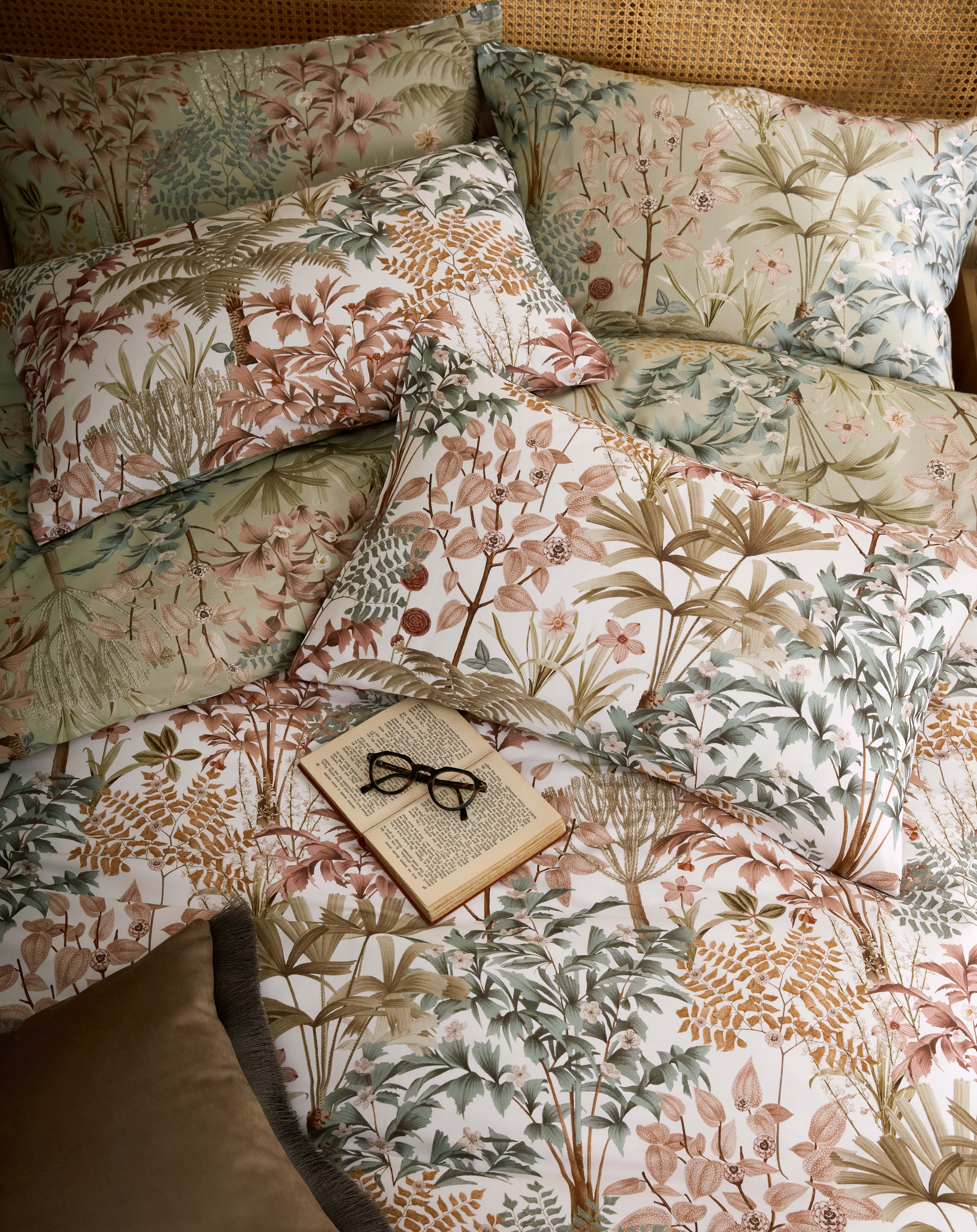Jardin Botanico Bed Linen detail cameo 