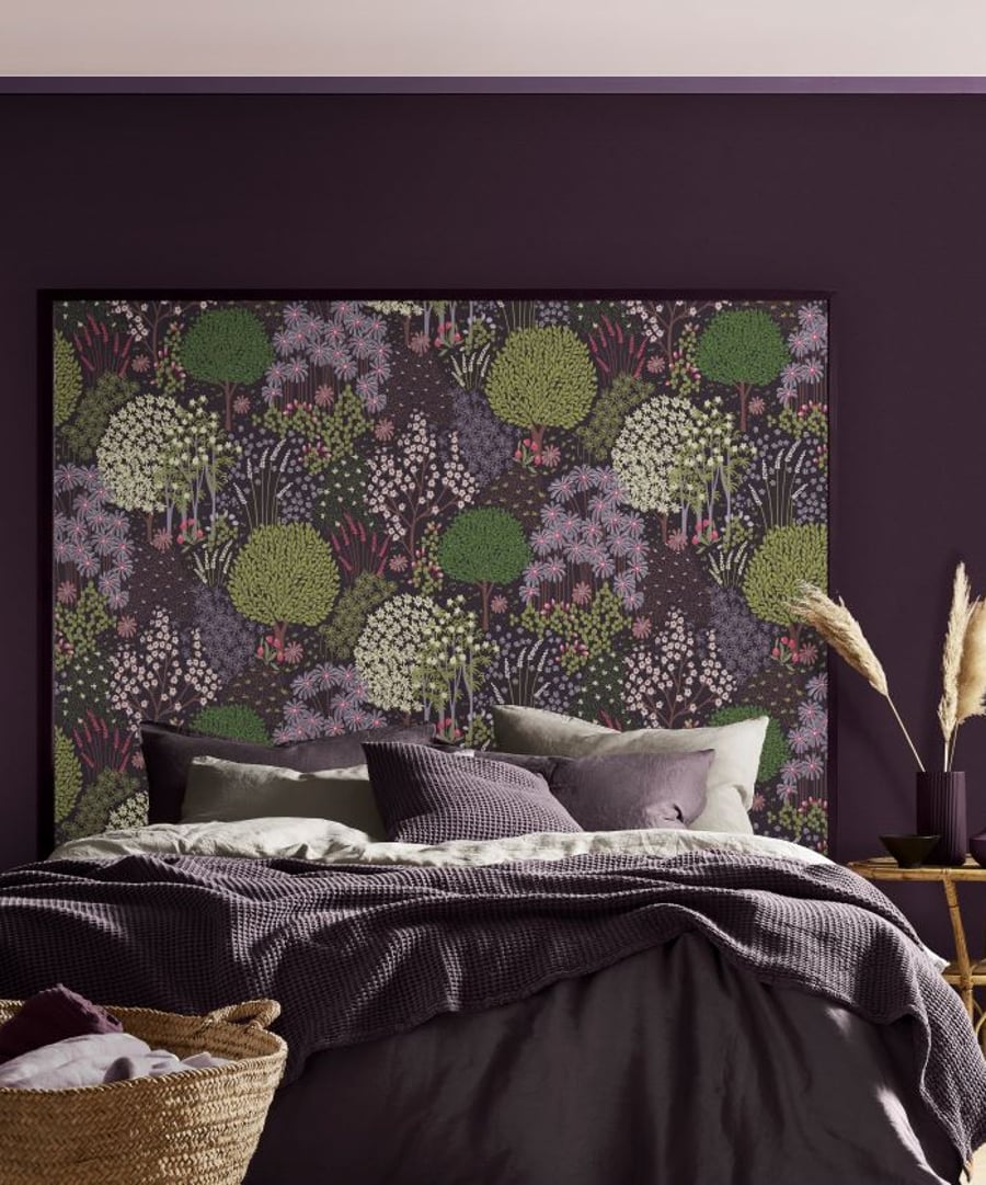 Fable plum wallpaper