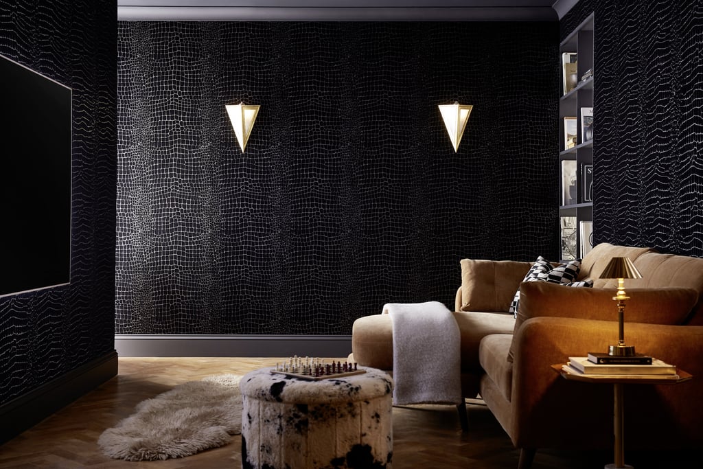 Crocodile Noir Wallpaper in a living room setting