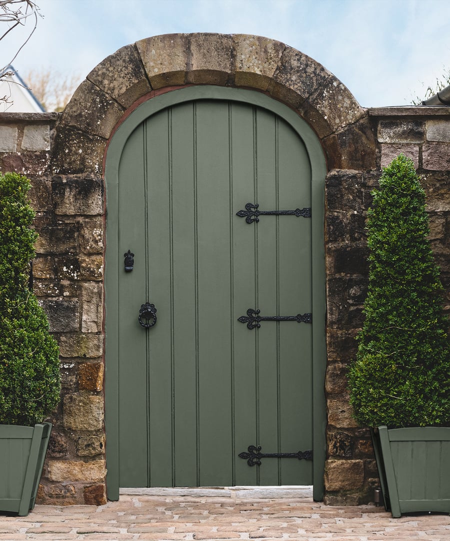 Uluwatu paint on a garden gate