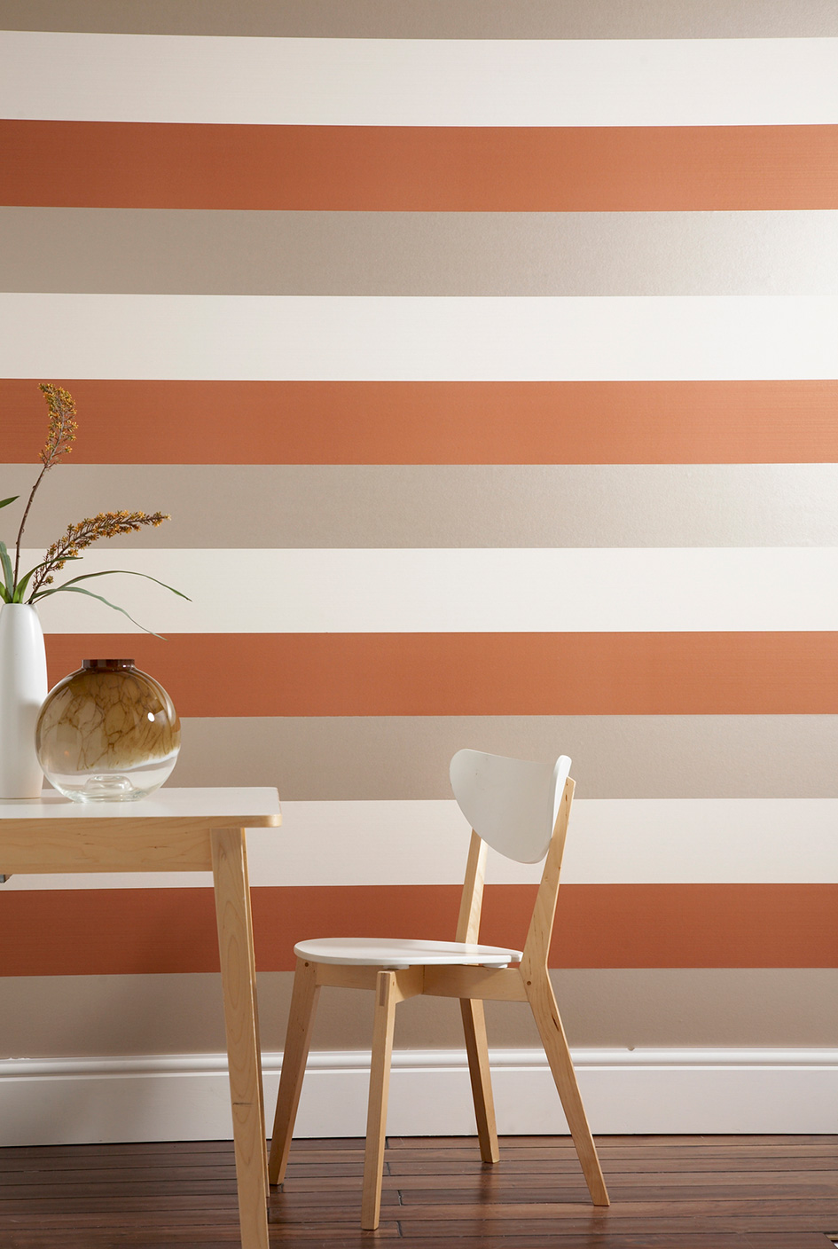 How to Hang Wallpaper Horizontally