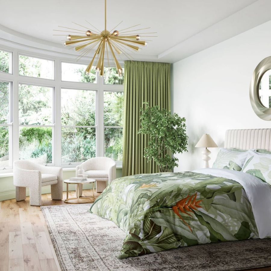 Borneo Powder Bedlinnen gecombineerd met Santorini Martini verf, G&B Witte verf en Campanile Donkergroene gordijnen
