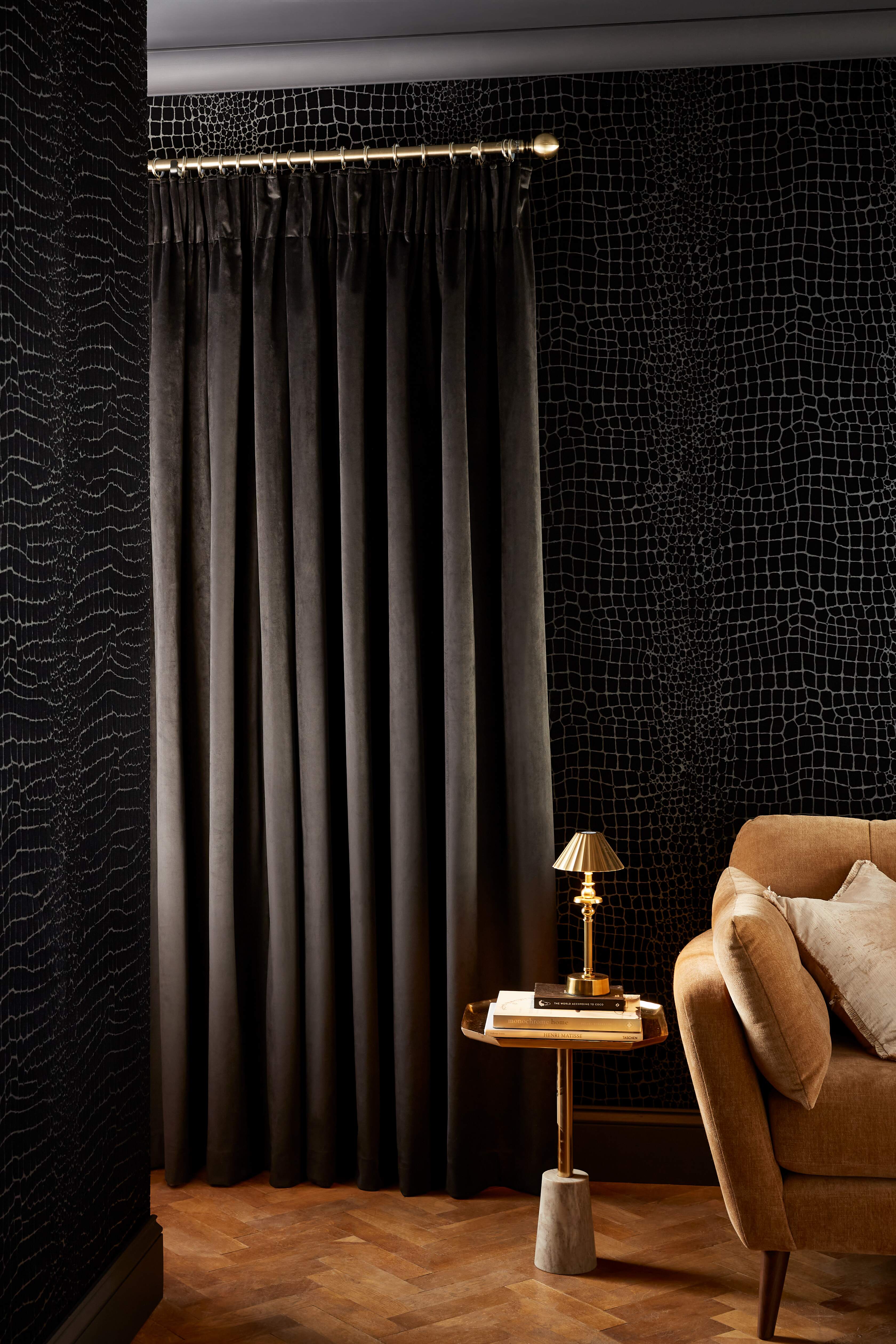 Roomset of crocodile noir wallpaper and opulence noir curtains
