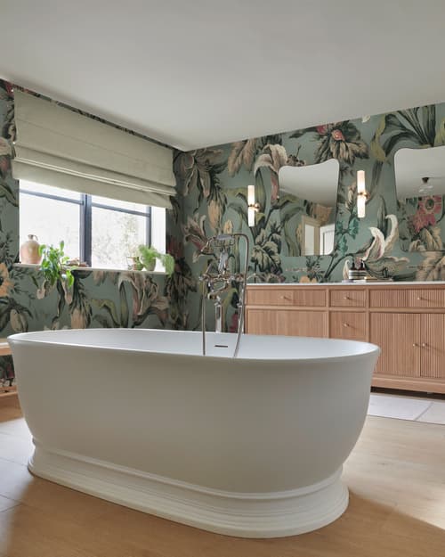 Lys Petrol bespoke mural in a bathroom setting