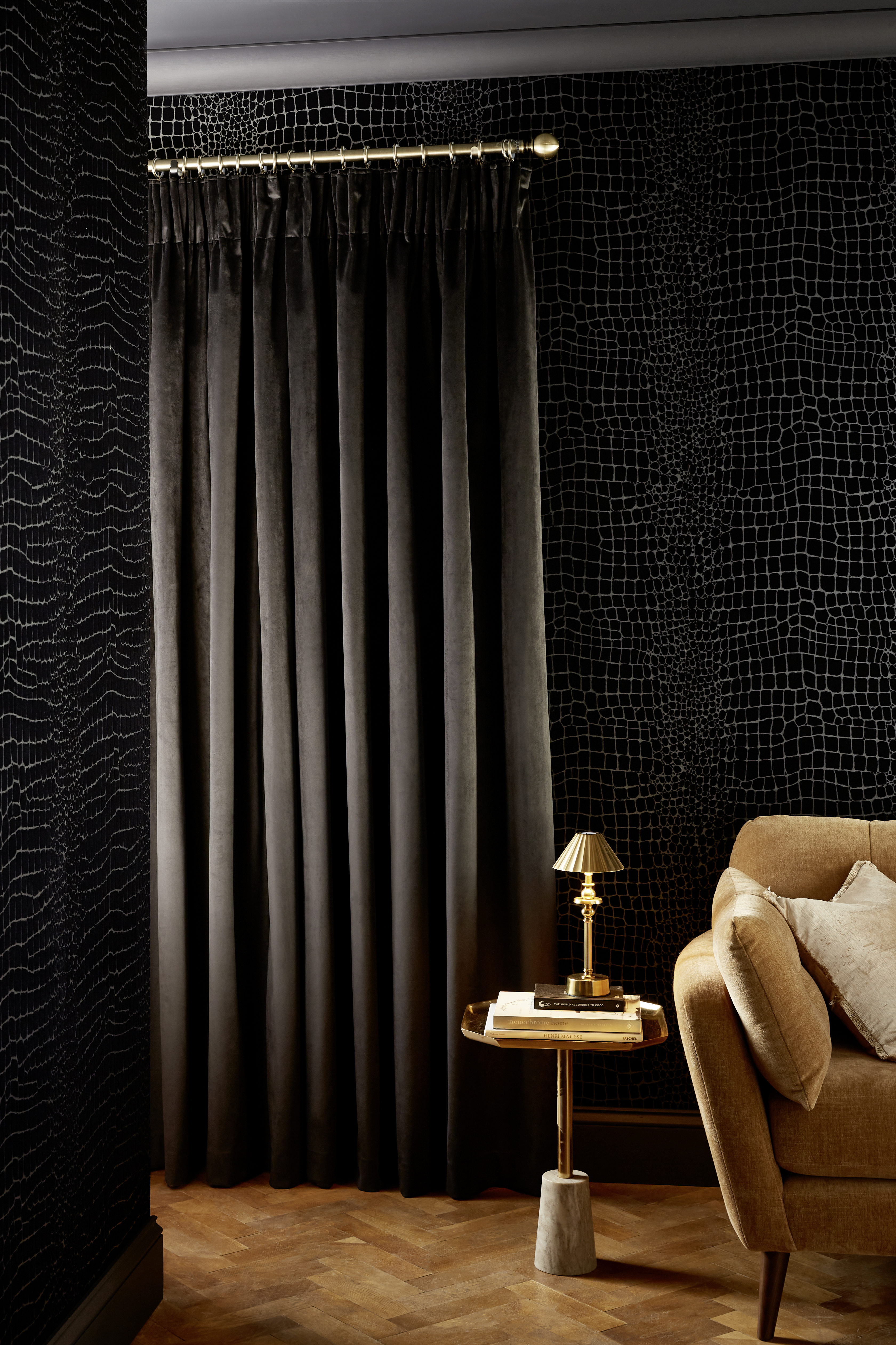 Opulence Noir made-to-measure curtains and Crocodile wallpaper in a living room setting