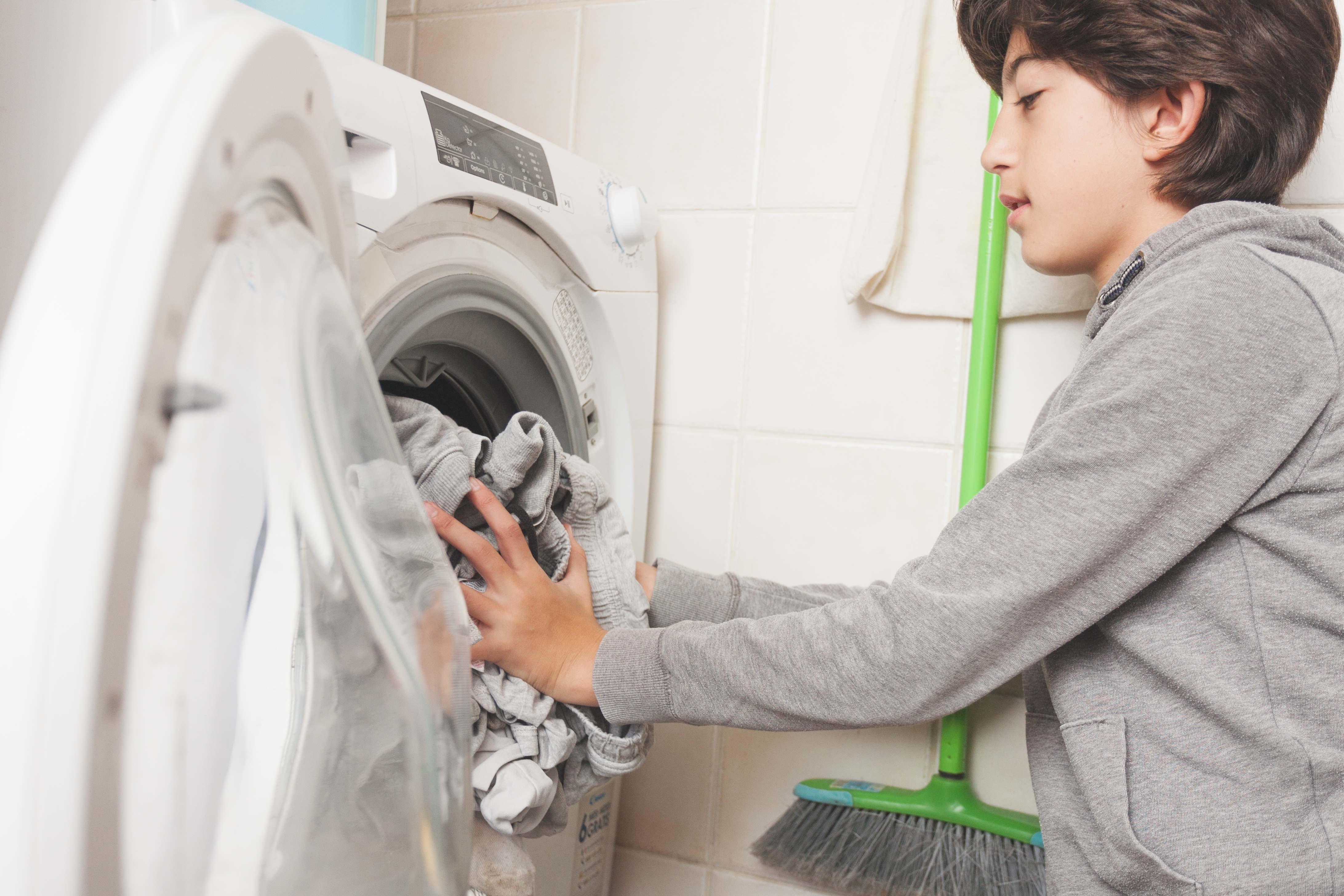 cleaning flower stain with vanish