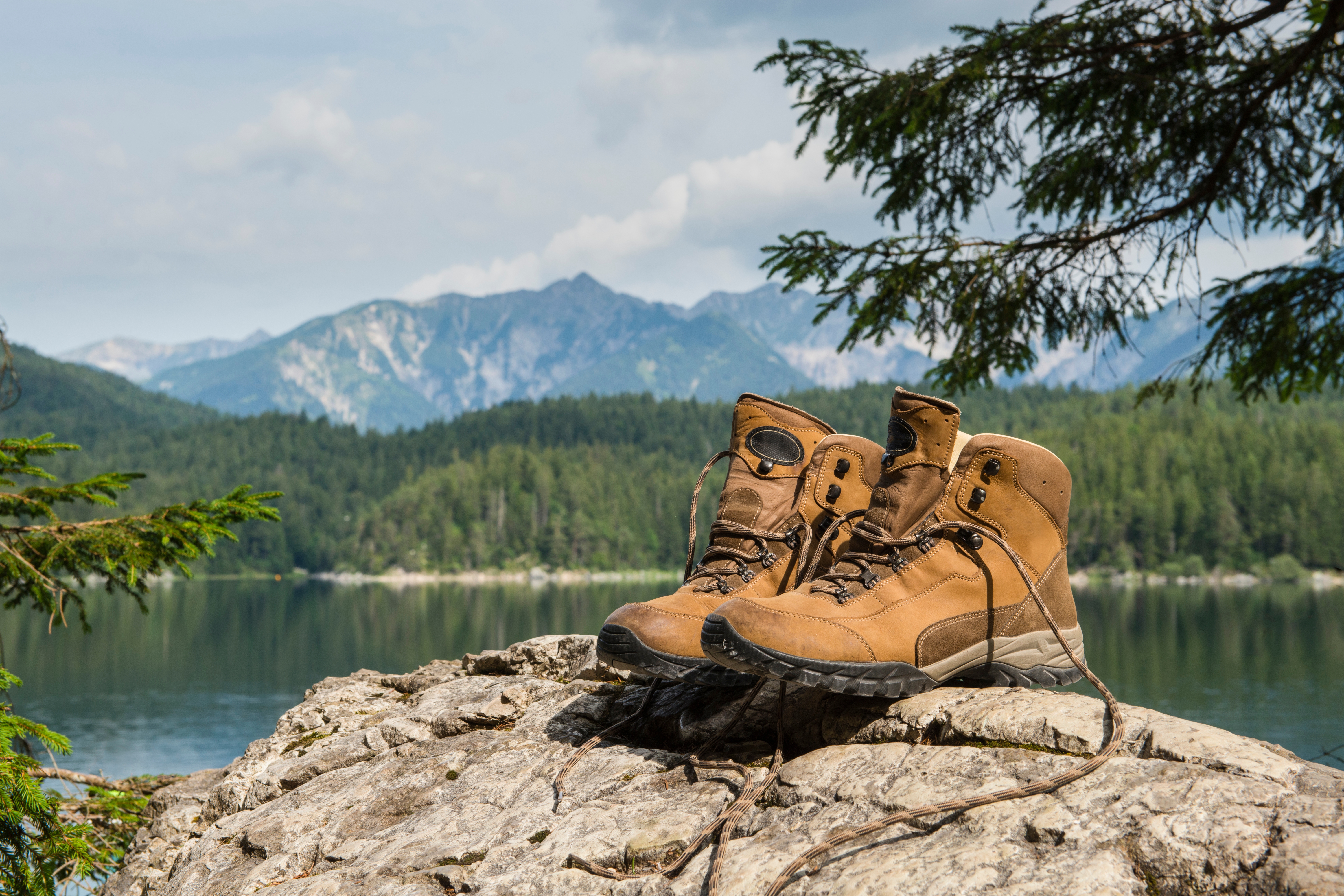 how to wash hiking boots