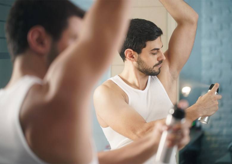  Como remover nódoas de desodorizante  