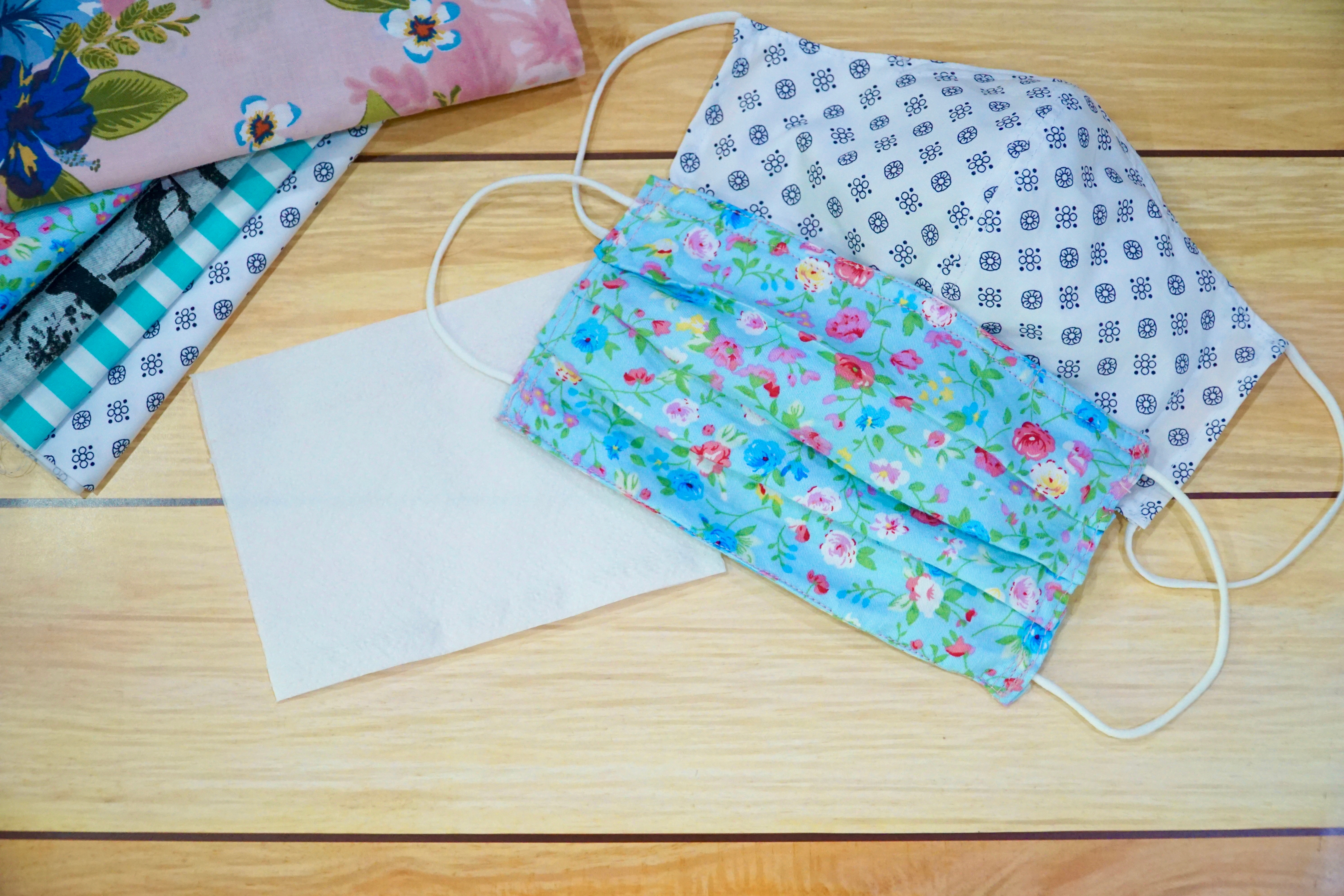 Remove stains from cloth masks