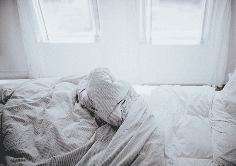 Plamy-z-krwi-menstruacyjnej