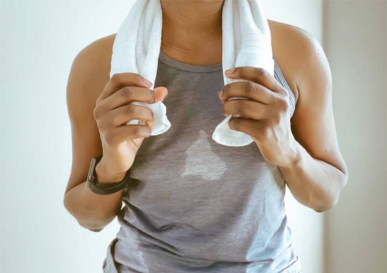 Comment enlever les taches de transpiration des vêtements avec Vanish ?