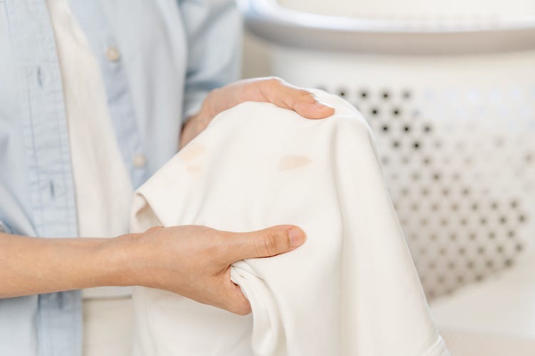 clean toothpaste from clothes