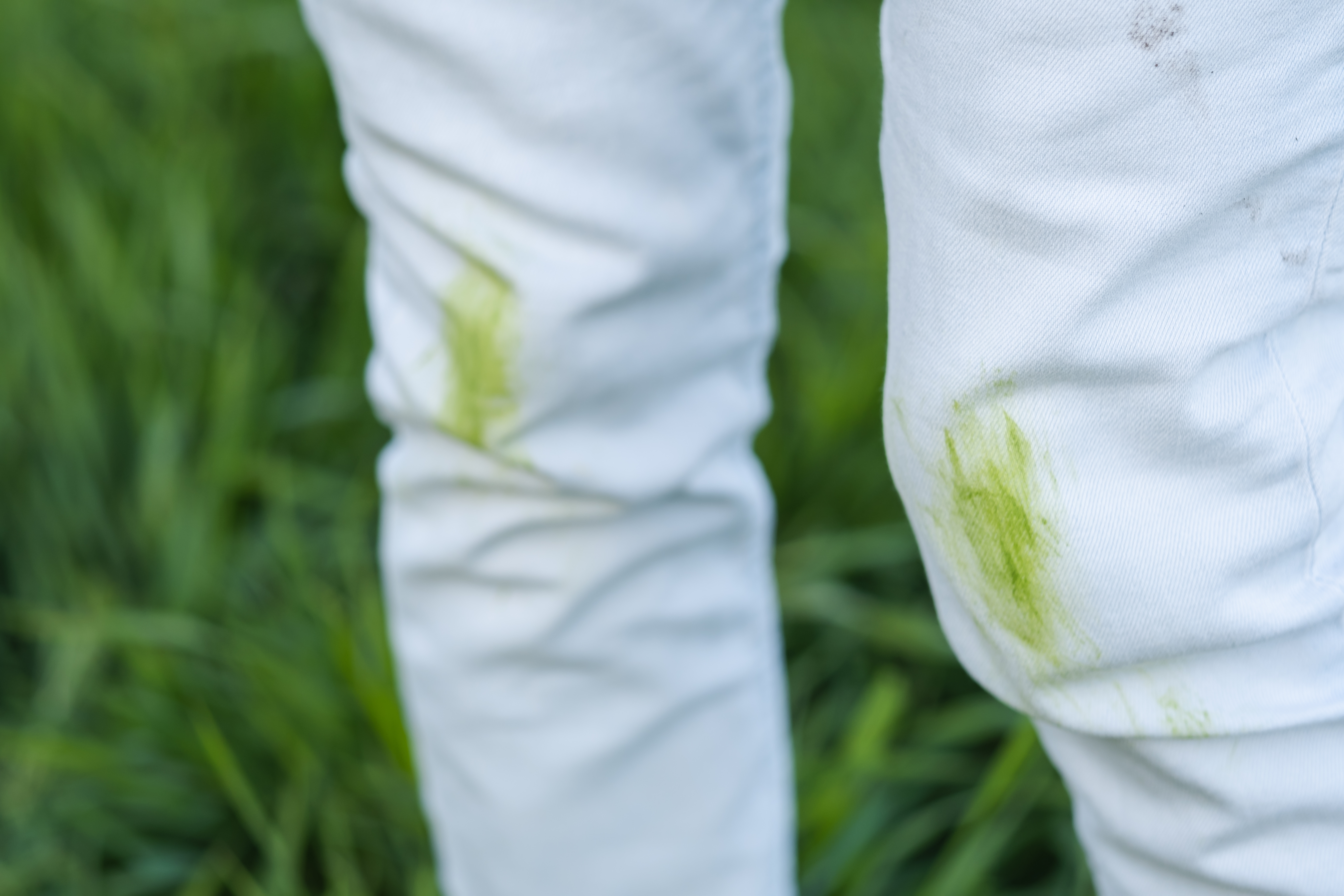 remove grass stains from trousers