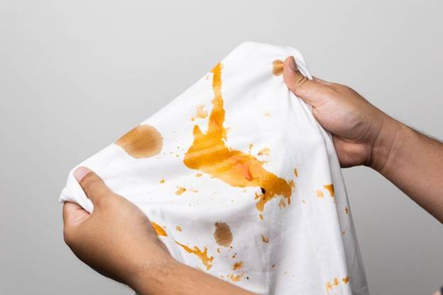 How to Remove Stains From White Clothes