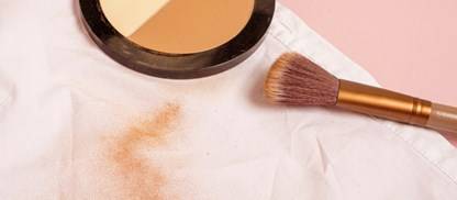 Comment enlever les taches de produits de beauté - Vanish