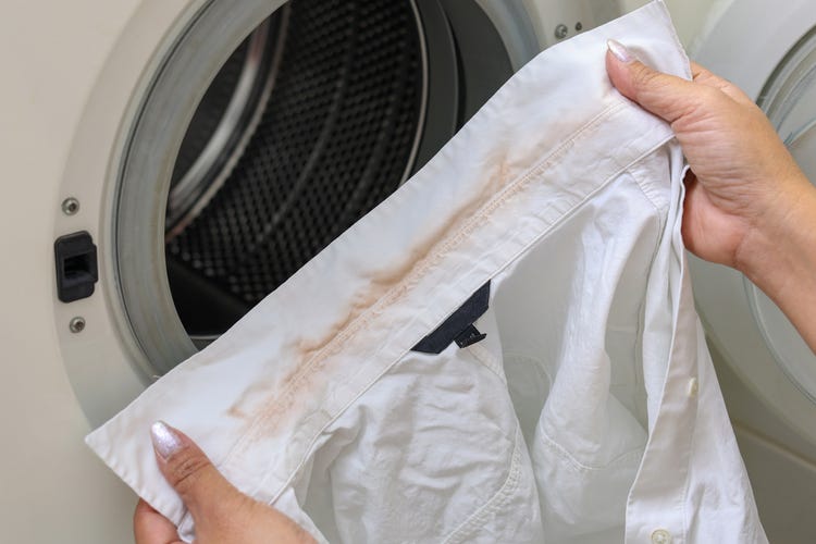 How to remove collar stains
