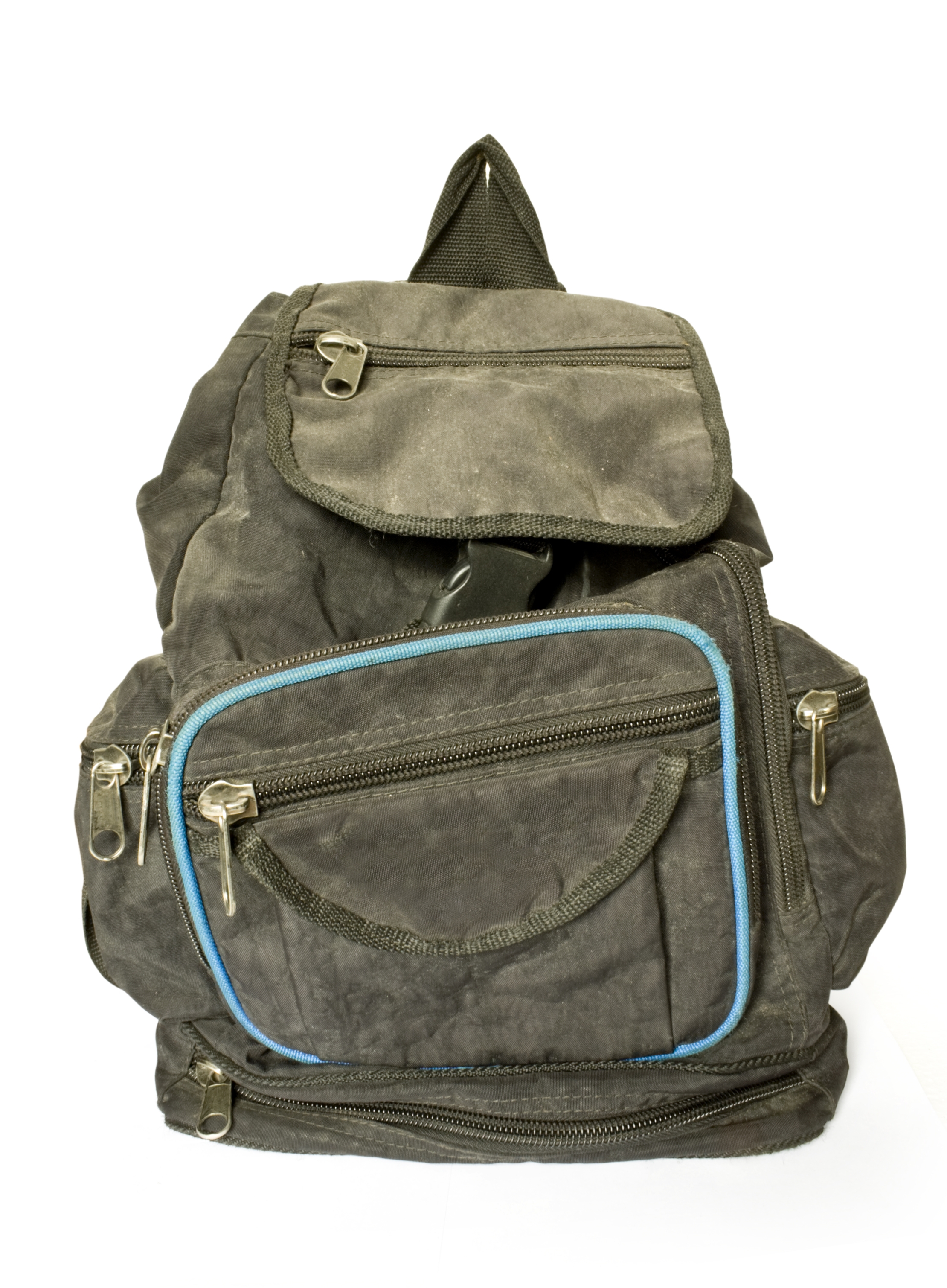 How to clean your backpack at home