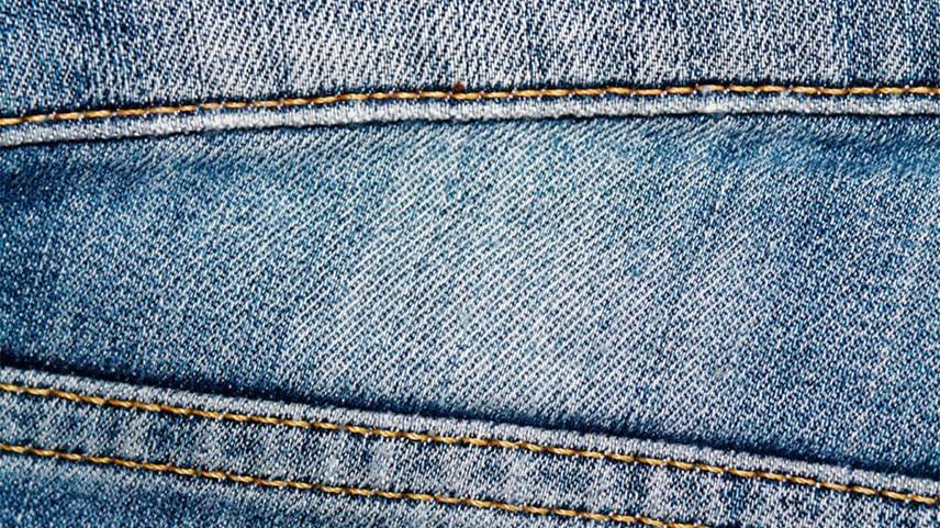 Cómo eliminar manchas de tinta de los pantalones