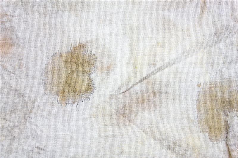 Remove stains from linen