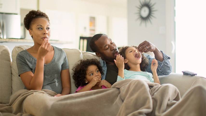  Os benefícios de lavar em água fria  