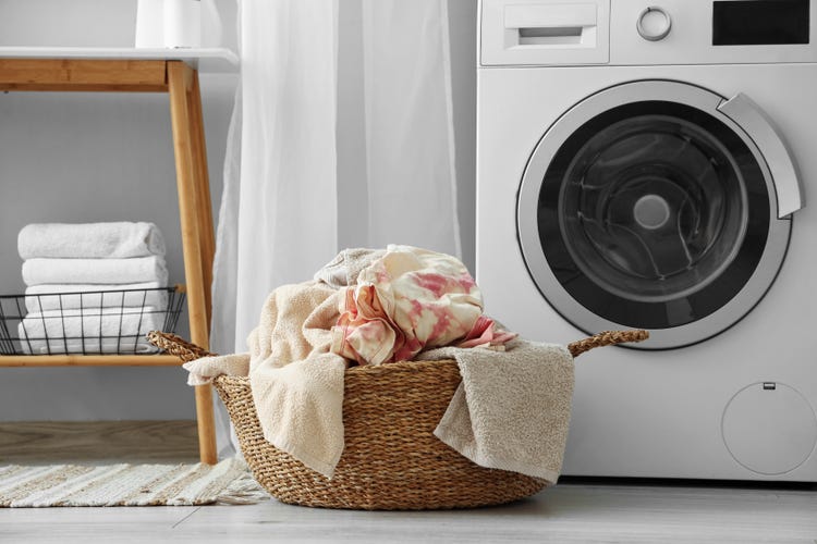 how to remove thread from clothes