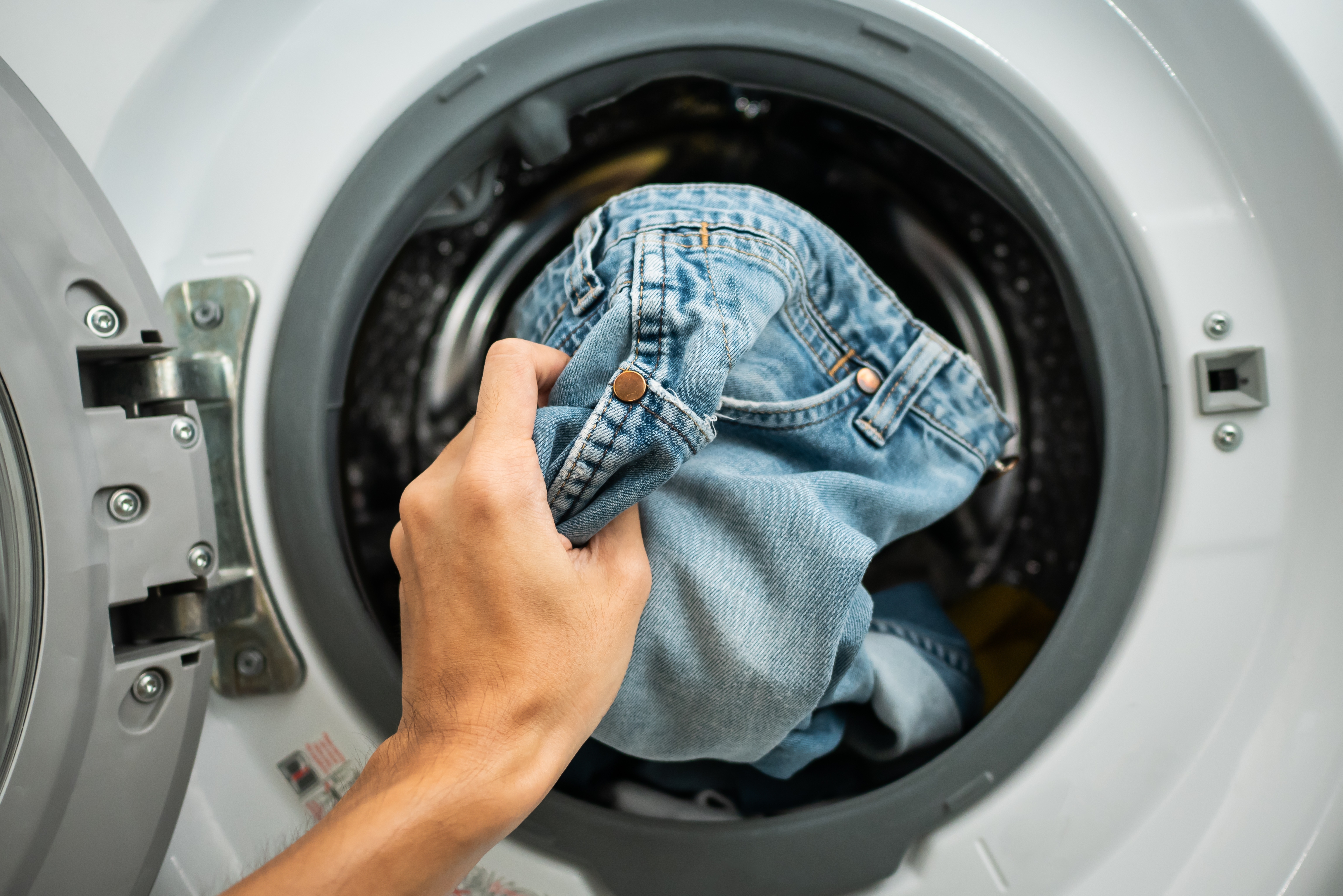 How to wash jeans in washing machine