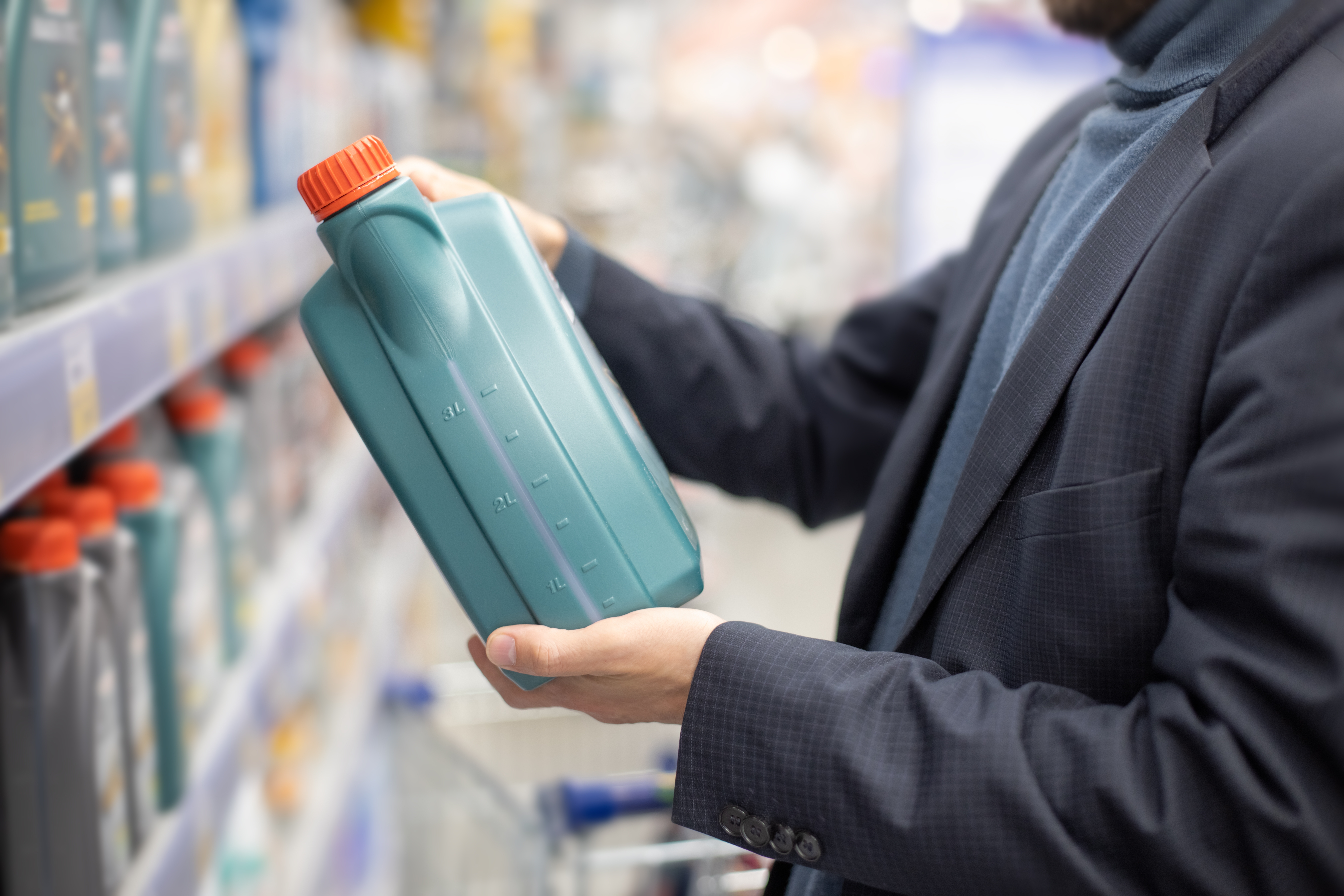 How to remove motor oil from clothes