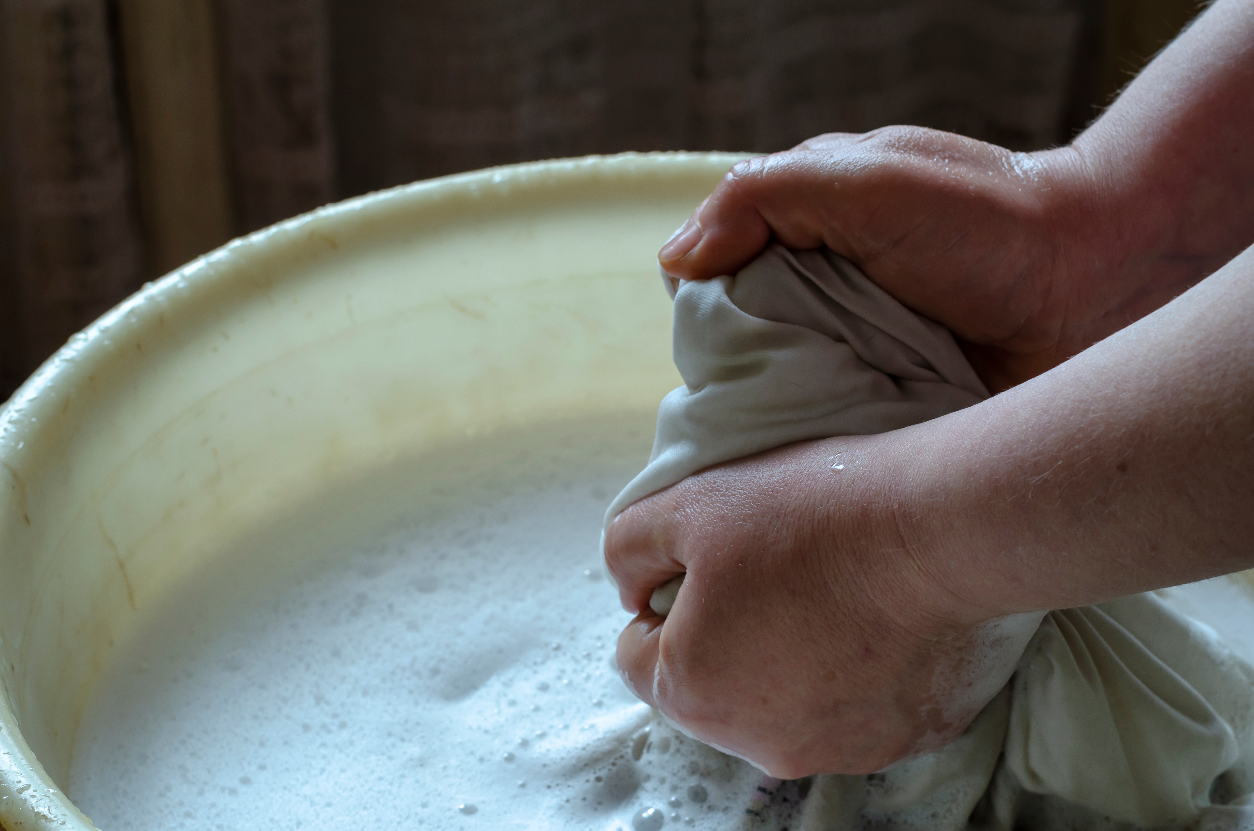 Cleaning cloth napkins at home