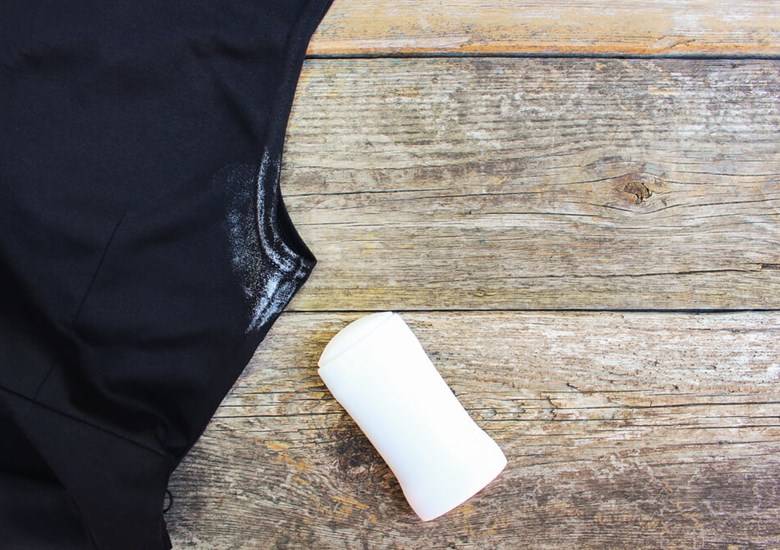 Deodorantvlekken verwijderen