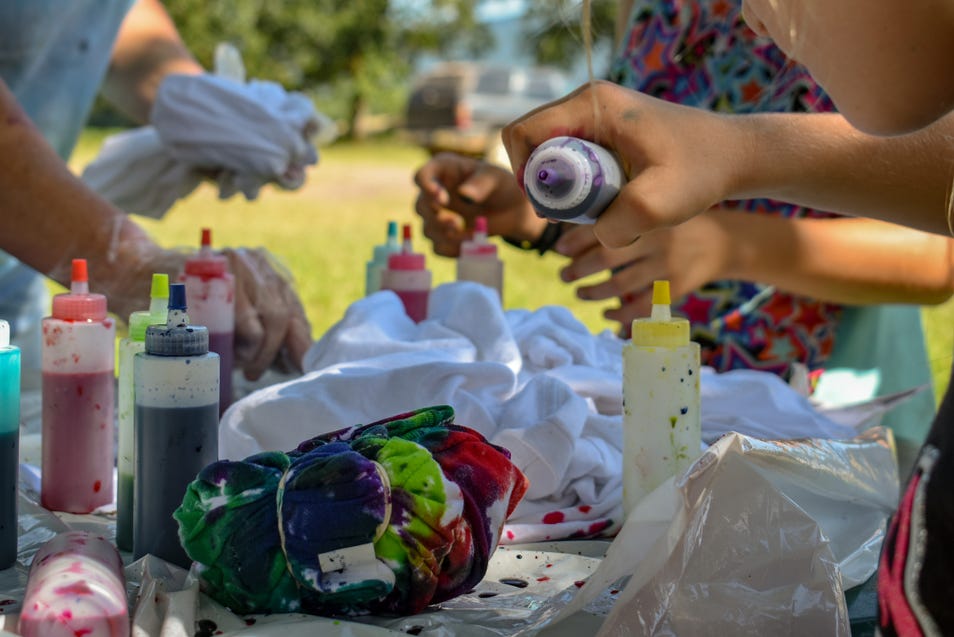 Remove stubborn dye stains effortlessly and protect your clothes with Vanish