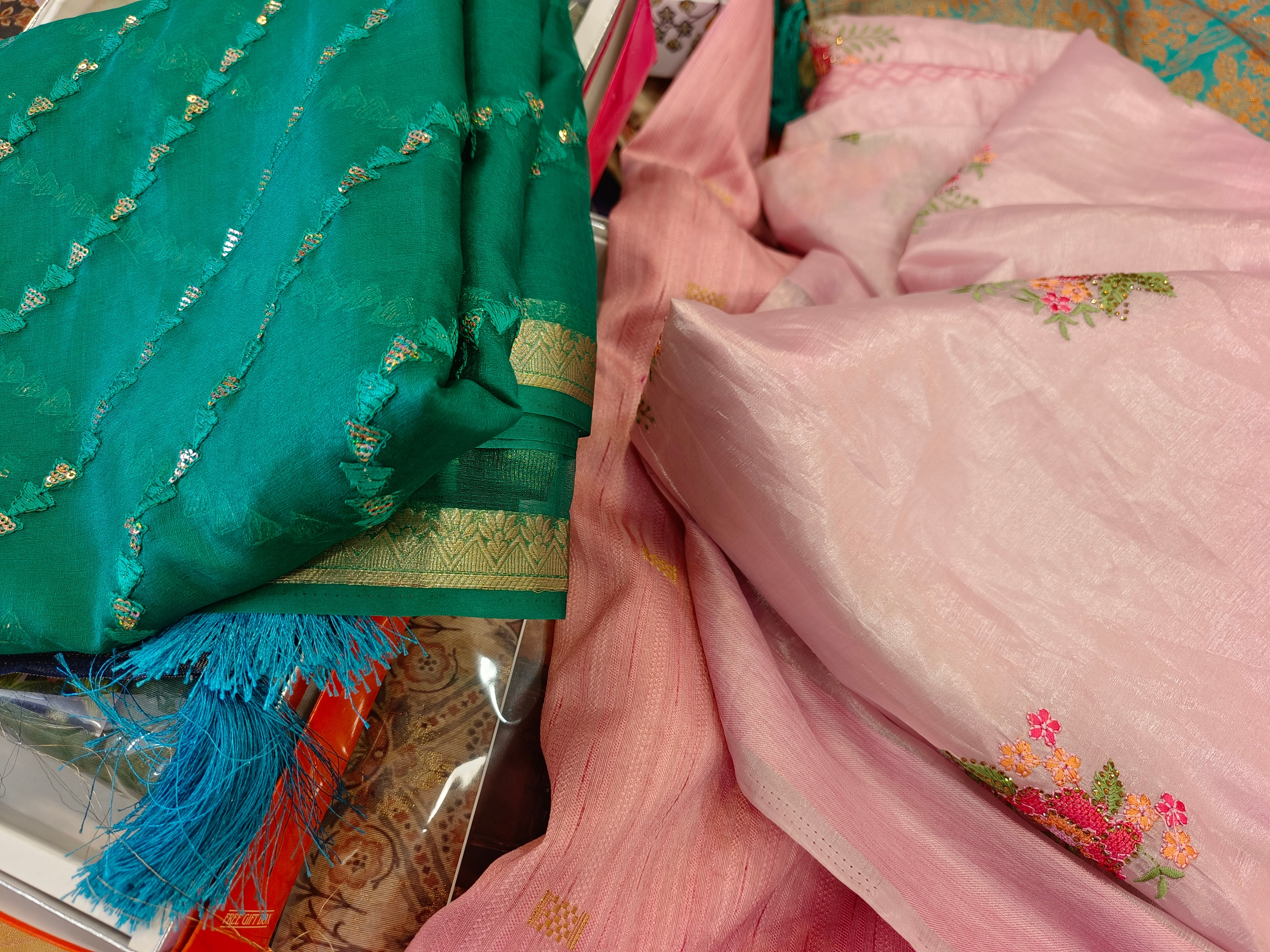 Remove stains from Maheshwari cotton