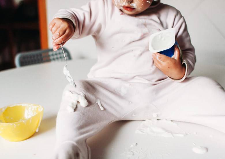 Taches sur les vêtements pour bébé