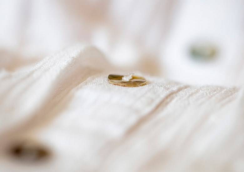 Retirer les taches sur les vetements en lin grâce à Vanish !