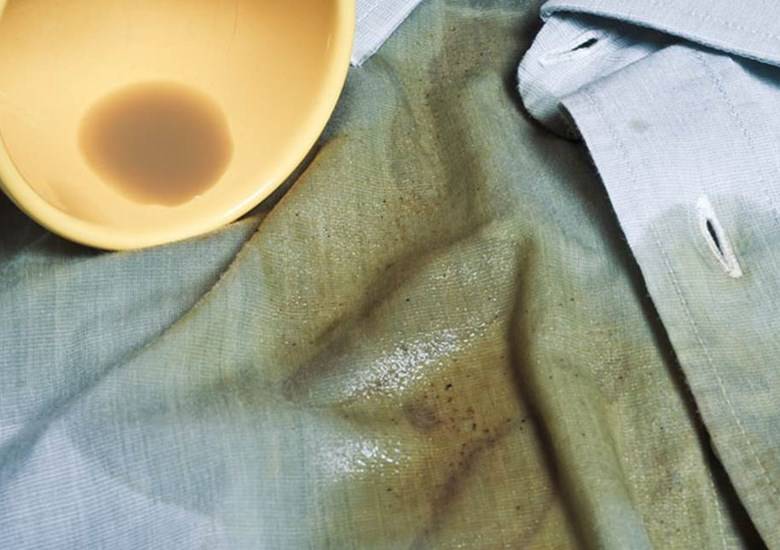 Theevlekken verwijderen uit kleding