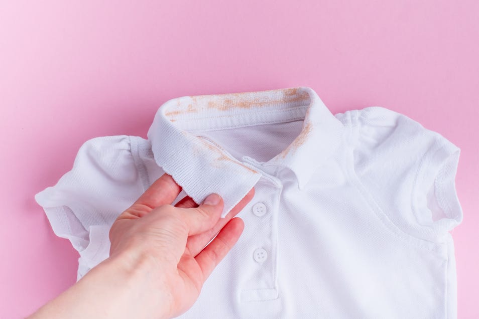 How to Remove Collar Stains With Vanish