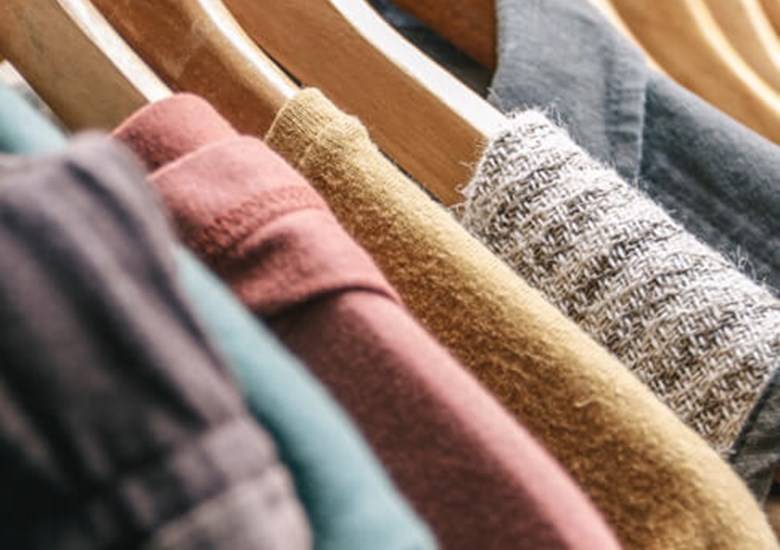 Cómo eliminar el olor a rancio de la ropa